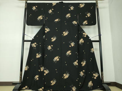 平和屋着物●上質な小紋 舞桜 黒地 正絹 逸品 DAAS3323ps