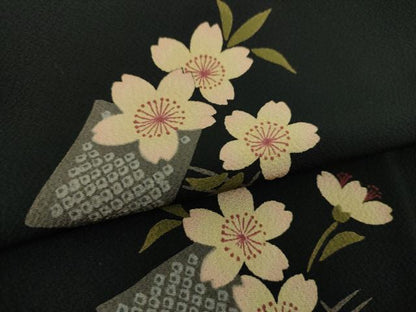 平和屋着物●上質な小紋 舞桜 黒地 正絹 逸品 DAAS3323ps