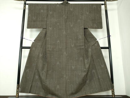 平和屋着物●結城紬　80亀甲　飛び亀甲柄　幾何学文様　証紙付き　正絹　逸品　DAAS3455ps