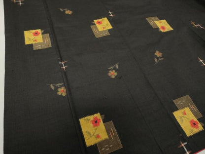 平和屋着物●上質な紬　色紙重ね花文　黒地　正絹　逸品　DAAS3480ps