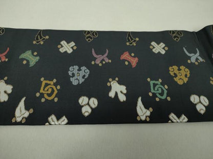 平和屋着物●九寸名古屋帯 宝尽くし 黒地 金糸 正絹 逸品 DAAS3609ps