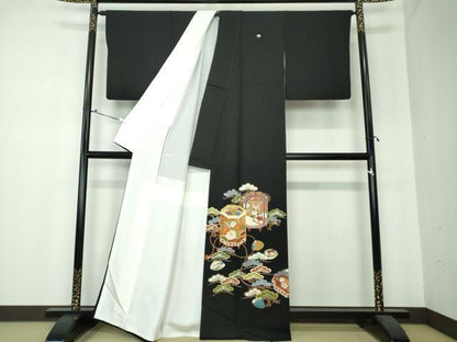 平和屋着物●創業460年・千總　黒留袖　駒刺繍　貝桶花文　金彩　正絹　逸品　DAAS3808ps