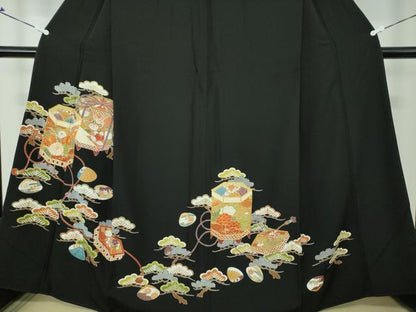 平和屋着物●創業460年・千總　黒留袖　駒刺繍　貝桶花文　金彩　正絹　逸品　DAAS3808ps