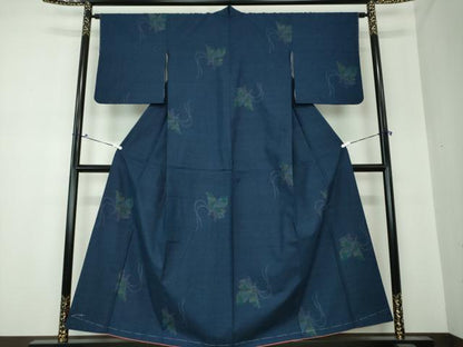 平和屋着物●本場結城紬 重要無形文化財 100亀甲 飛び亀甲柄 舞蝶文 正絹 逸品 未使用 DAAS3825ps