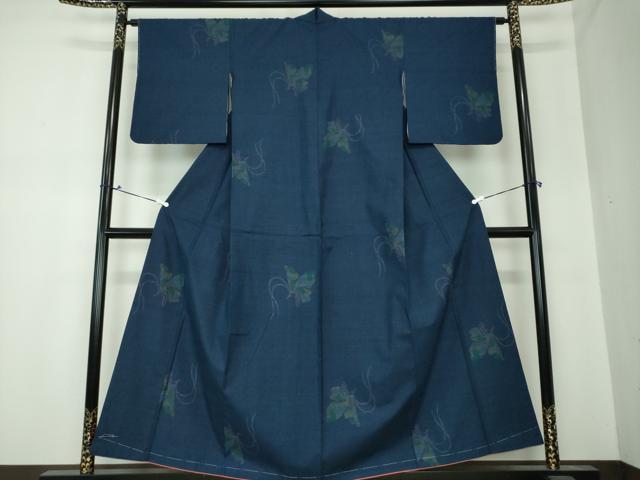 平和屋着物●本場結城紬 重要無形文化財 100亀甲 飛び亀甲柄 舞蝶文 正絹 逸品 未使用 DAAS3825ps