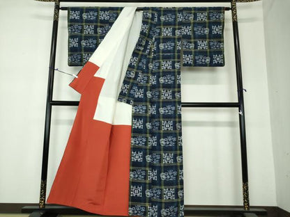 平和屋着物●上質な紬 変わり格子 器物花文 正絹 逸品 DAAS3907ps