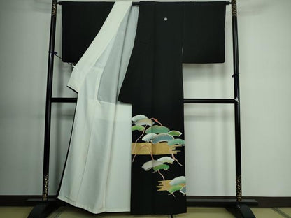 平和屋着物■豪華黒留袖　駒刺繍　地紙重ね文　金彩　正絹　逸品　DAAS7381xg