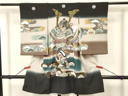 平和屋着物[]お宮参り　男の子　祝着　産着　初着　のしめ　兜　打ち出の小槌　エ霞松文　暈し染め　金彩　逸品　DAAS9094ma