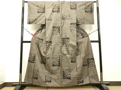 平和屋着物●本場大島紬　7マルキ　色紙草花文　正絹　逸品　DAAT1035tw