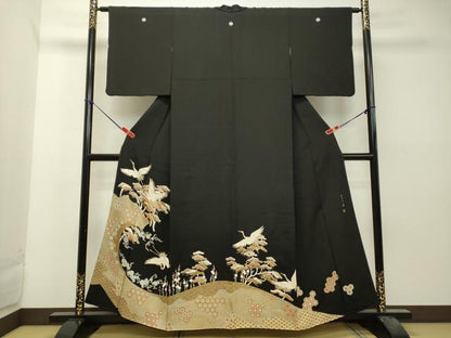 平和屋着物●皇室献上作家　北出与三郎　黒留袖　駒刺繍　飛鶴枝梅松文　金彩　正絹　逸品　DAAT1059tw