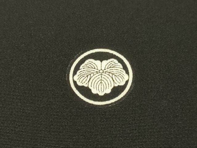 平和屋着物●皇室献上作家　北出与三郎　黒留袖　駒刺繍　飛鶴枝梅松文　金彩　正絹　逸品　DAAT1059tw