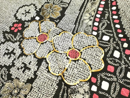 平和屋着物●豪華振袖 総絞り 駒刺繍 流水舞花文 黒地 金彩 正絹 逸品 DAAT1063tｗ