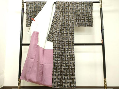 平和屋着物●希少　本場大島紬　龍郷絣　秋名バラ　幾何学文様　正絹　逸品　DAAT1228tw