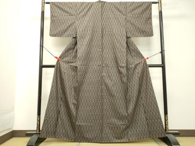 平和屋着物●本場大島紬　7マルキ　亀甲文　正絹　逸品　DAAT1446tw