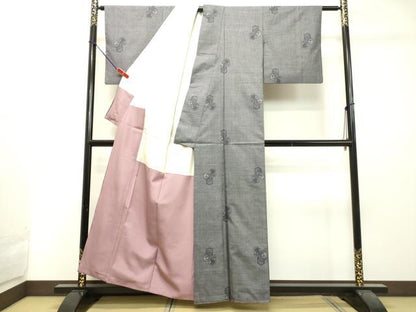 平和屋着物●本場大島紬　7マルキ　亀甲重ね文　正絹　逸品　DAAT1507tw