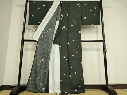 平和屋着物▽世界的ファッションデザイナー　山本寛斎　kansaiブランド　小紋　単衣　舞梅文　黒地　洗える着物　DAAT9674az
