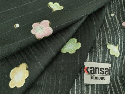 平和屋着物▽世界的ファッションデザイナー　山本寛斎　kansaiブランド　小紋　単衣　舞梅文　黒地　洗える着物　DAAT9674az