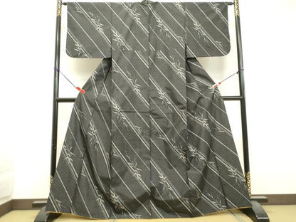 平和屋着物●上質な紬　笹竹文　黒地　正絹　逸品　DAAU0577tw