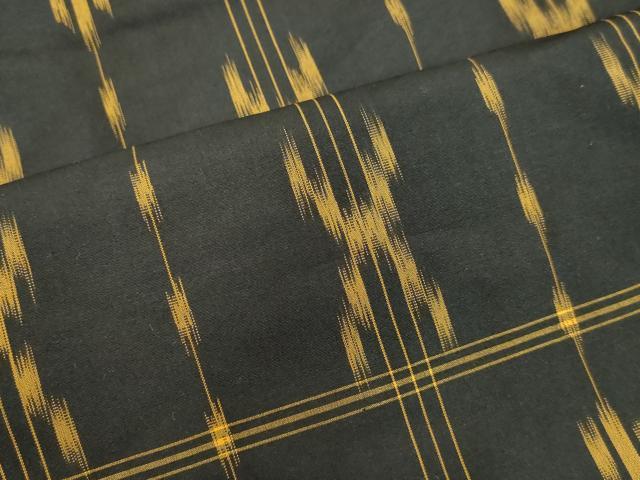 平和屋着物●上質な紬　絣文様　黒地　正絹　逸品　DAAU0844tw
