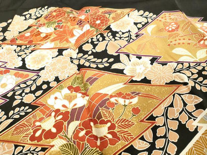 平和屋着物●創業460年・千總　黒留袖　駒刺繍　草花文　金彩　正絹　逸品　DAAU0849tｗ