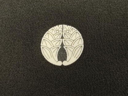 平和屋着物●創業460年・千總　黒留袖　駒刺繍　草花文　金彩　正絹　逸品　DAAU0849tｗ