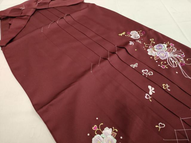 平和屋着物●女性　行灯袴　総刺繍　草花文　バーガンディー色　金銀糸　卒業式　洗える着物　未使用　DAAV1023tw