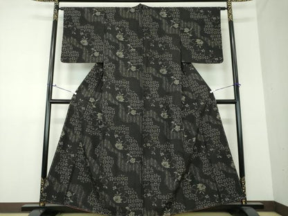 平和屋着物●上質な紬　麻の葉花文　黒地　正絹　逸品　DAAU5085ps