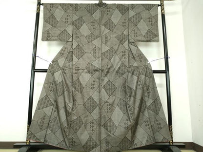 平和屋着物●本場大島紬 7マルキ 切嵌麻の葉文様 正絹 逸品 DAAU5092ps