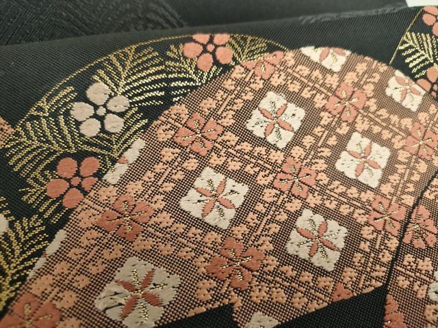 平和屋着物●六通柄袋帯 唐織 遠山花文 黒地 金糸 正絹 逸品 DAAU5441ps