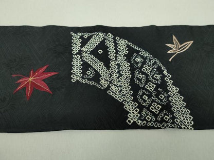 平和屋着物●九寸名古屋帯 絞り 駒刺繍 地紙楓文 黒地 金糸 正絹 逸品 DAAU5498ps