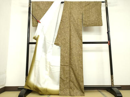 平和屋着物●本場大島紬 9マルキ 笹竹文 やまと誂製 正絹 逸品 未使用 DAAV1071tw