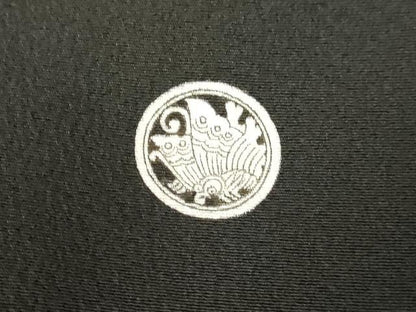 平和屋着物●豪華黒留袖　駒刺繍　風景丸文　金彩　ロング丈　正絹　逸品　DAAV1132tw