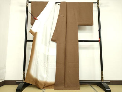 平和屋着物●上質な色無地 紋意匠 枯茶色 正絹 逸品 DAAV1378tw