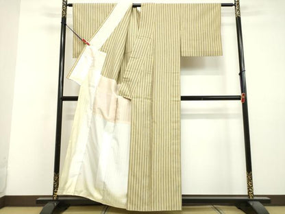 平和屋着物●上質な紬 間道 背抜き仕立て 正絹 逸品 DAAV1412tw