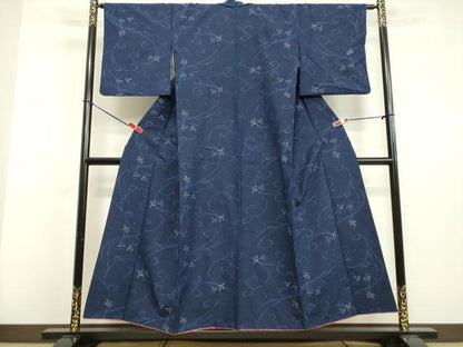 平和屋着物●上質な紬　花唐草文　背抜き仕立て　正絹　逸品　DAAV1507tw