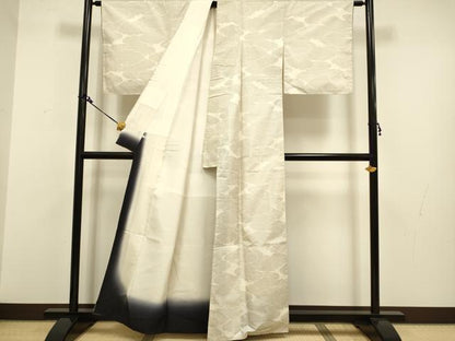 平和屋着物●本場大島紬　白大島　雲重ね文　正絹　逸品　DAAV3214du