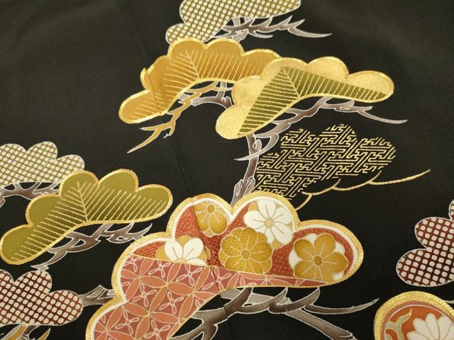 平和屋着物●創業460年・千總　黒留袖　駒刺繍　枝松文　金彩　正絹　逸品　DAAV3221du