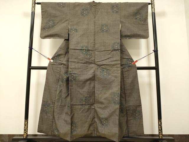 平和屋着物●本場大島紬　9マルキ　正倉院花文　正絹　逸品　DAAV3239du