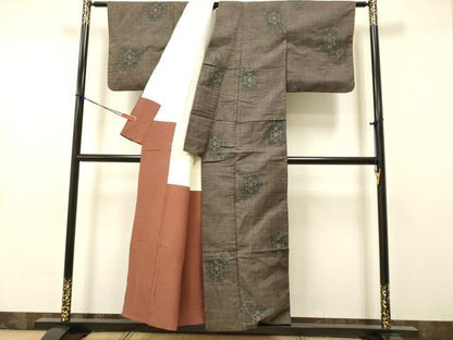 平和屋着物●本場大島紬　9マルキ　正倉院花文　正絹　逸品　DAAV3239du