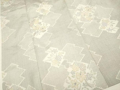 平和屋着物●本場大島紬 白大島 120亀甲 松皮菱花文 正絹 逸品 DAAV3248du