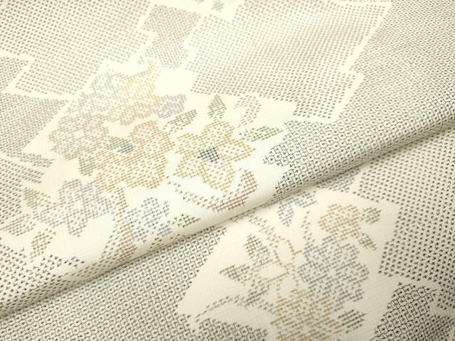 平和屋着物●本場大島紬 白大島 120亀甲 松皮菱花文 正絹 逸品 DAAV3248du
