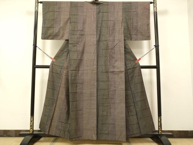 平和屋着物●本場大島紬　9マルキ　格子　正絹　逸品　DAAV3259du