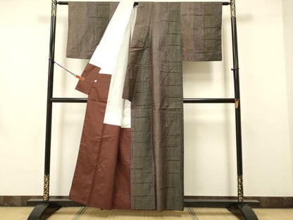 平和屋着物●本場大島紬　9マルキ　格子　正絹　逸品　DAAV3259du