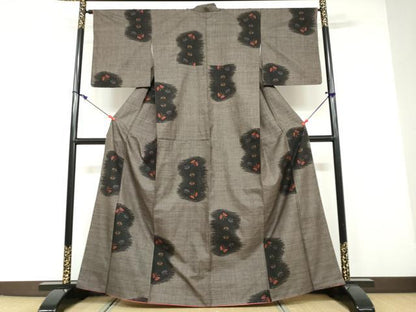 平和屋着物●本場大島紬　7マルキ　舞蝶文　正絹　逸品　DAAV4882ud
