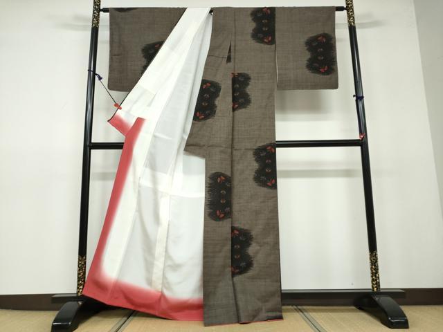 平和屋着物●本場大島紬　7マルキ　舞蝶文　正絹　逸品　DAAV4882ud