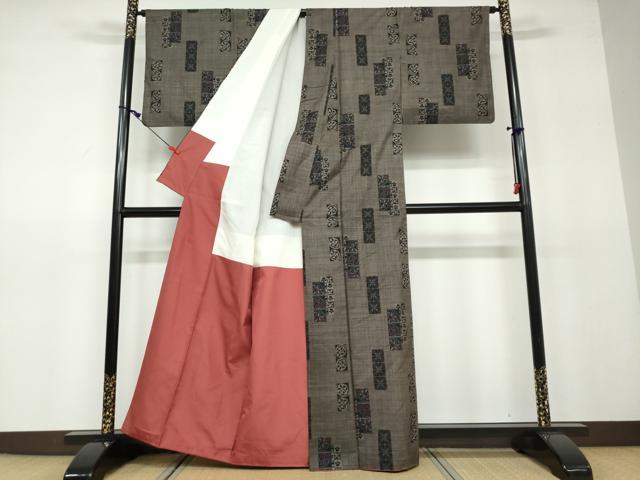 平和屋着物●本場大島紬　7マルキ　格子草花文　正絹　逸品　DAAV4890ud