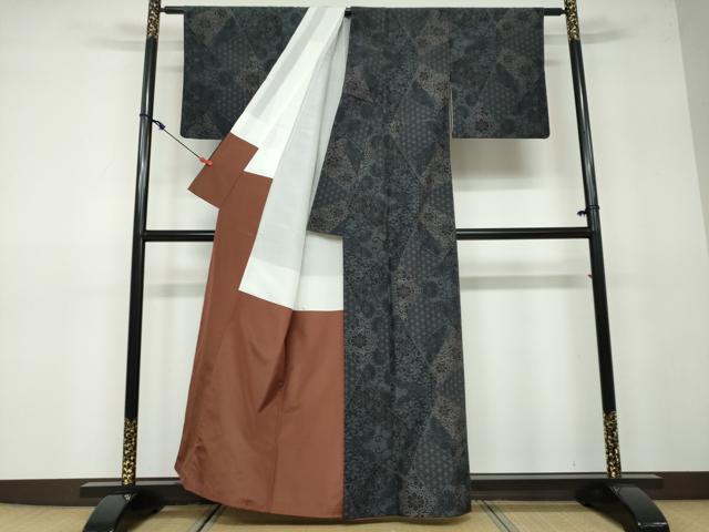 平和屋着物●上質な紬 本泥亀甲 100亀甲 切嵌草花文 証紙付き 正絹 逸品 DAAV4972ud