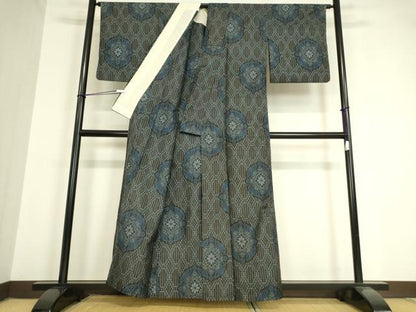 平和屋着物▽本場大島紬 単衣 割り込み絣 正倉院花文 正絹 逸品 DAAV5563az