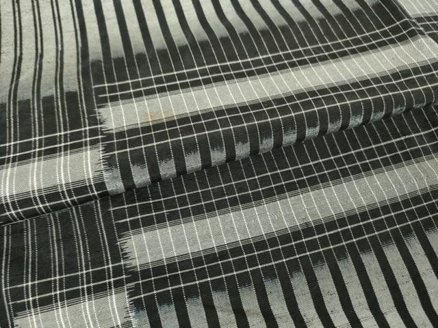 平和屋着物▽上質な紬 単衣 変わり格子 黒地 正絹 逸品 DAAV5724az