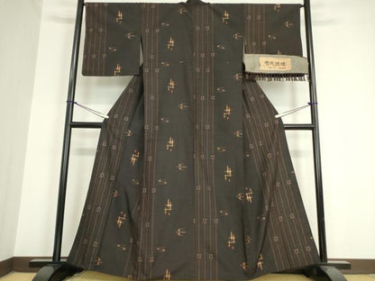平和屋着物▽古代琉球 紬 単衣 琉球絣文様 反端付き 正絹 逸品 DAAV5799az